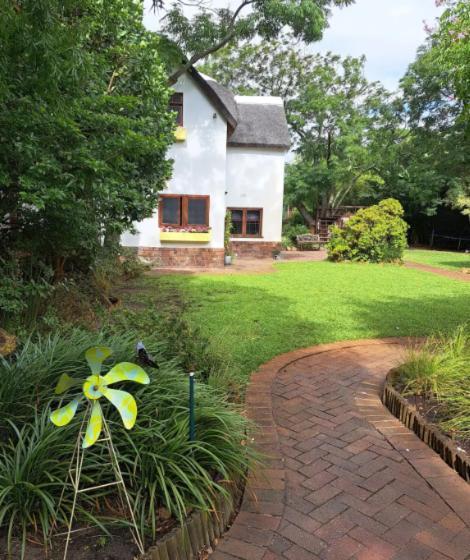 Mead, Pinelands * Cape Town